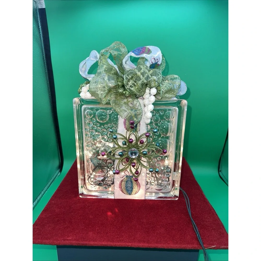 Christmas holiday Lighted Clear Illuminated Glass‎ Block Flowers/ribbons Present